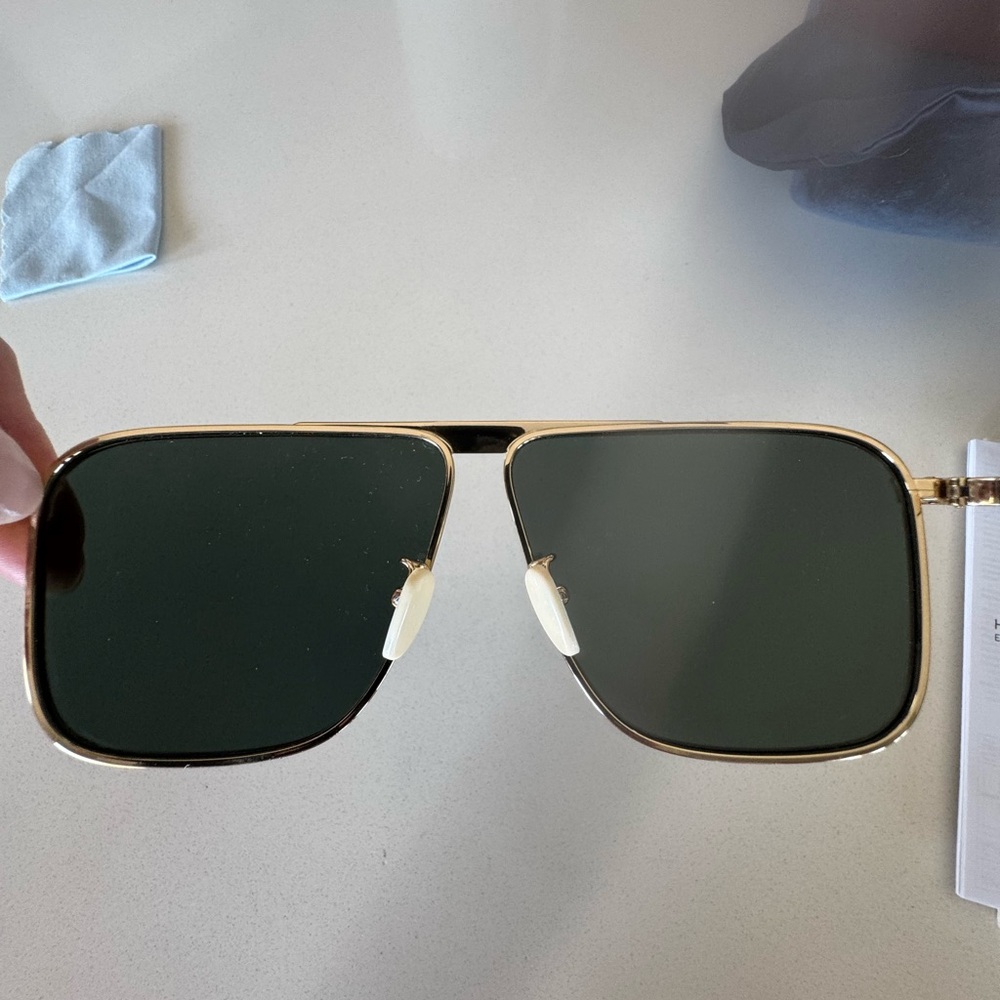 NWT 
Gucci Glasses and Blue Silk Dust Bag and Case - Picture 3 of 11